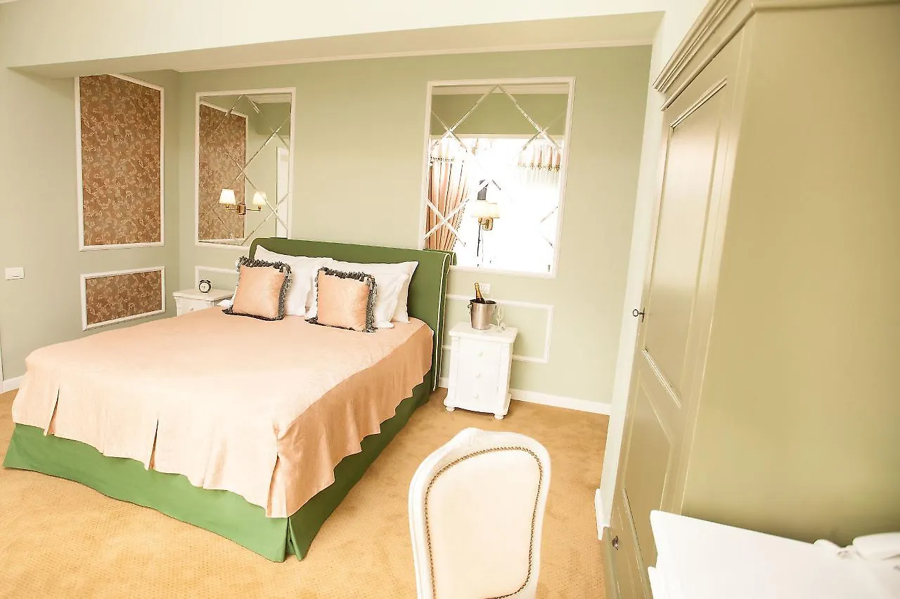 Hotel Boutique Lafayette 布加勒斯特 4*,