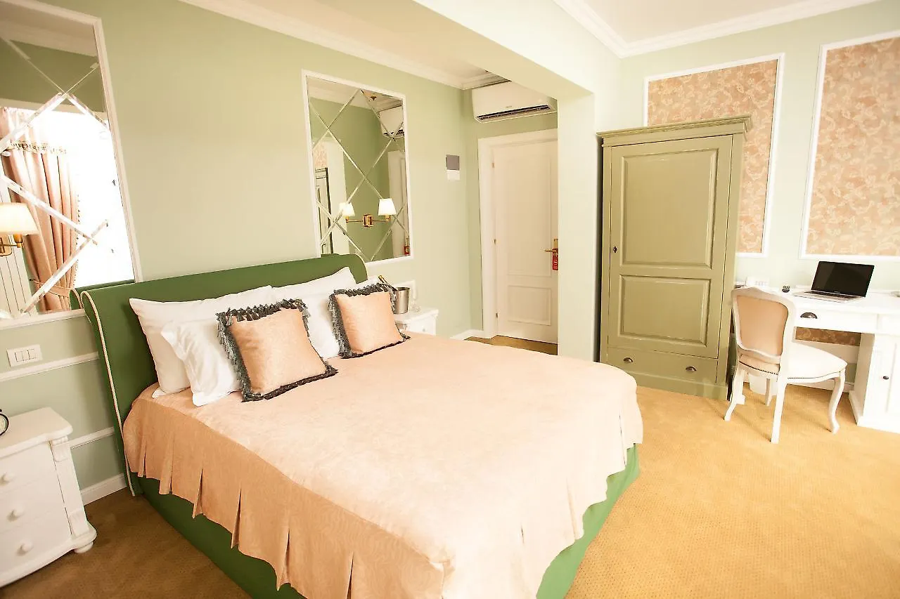 Hotel Boutique Lafayette 布加勒斯特 4*,