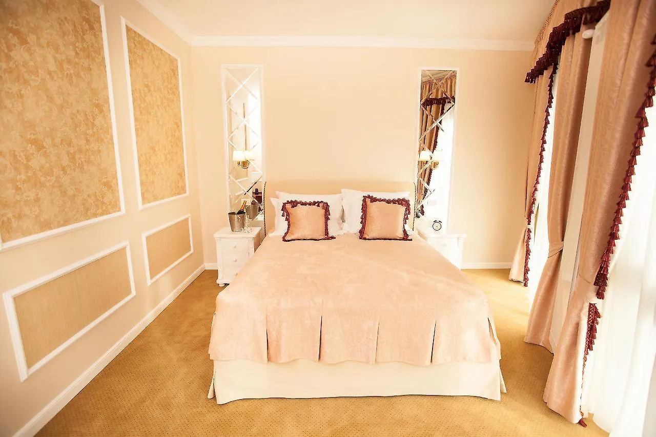 Hotel Boutique Lafayette 布加勒斯特 4*,