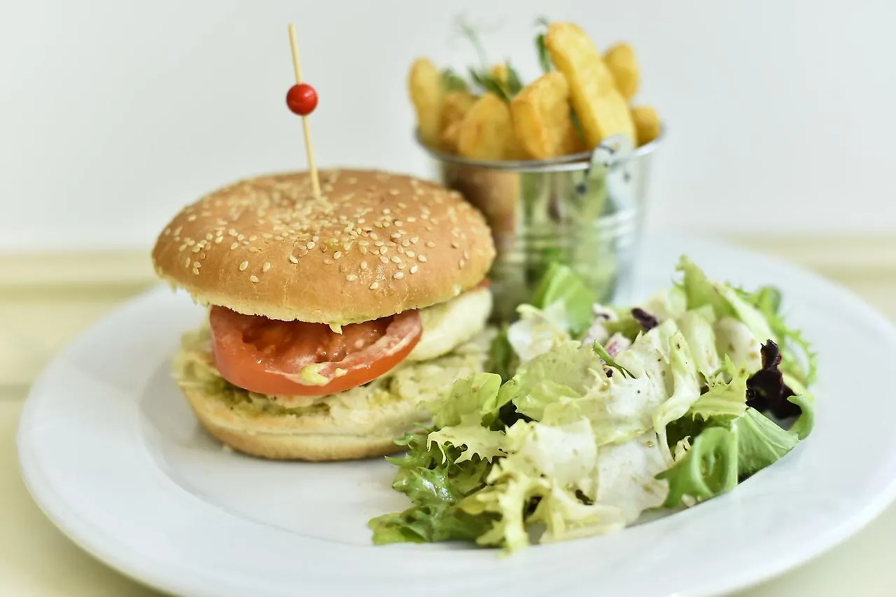 Hotel Boutique Lafayette Boekarest 4*,